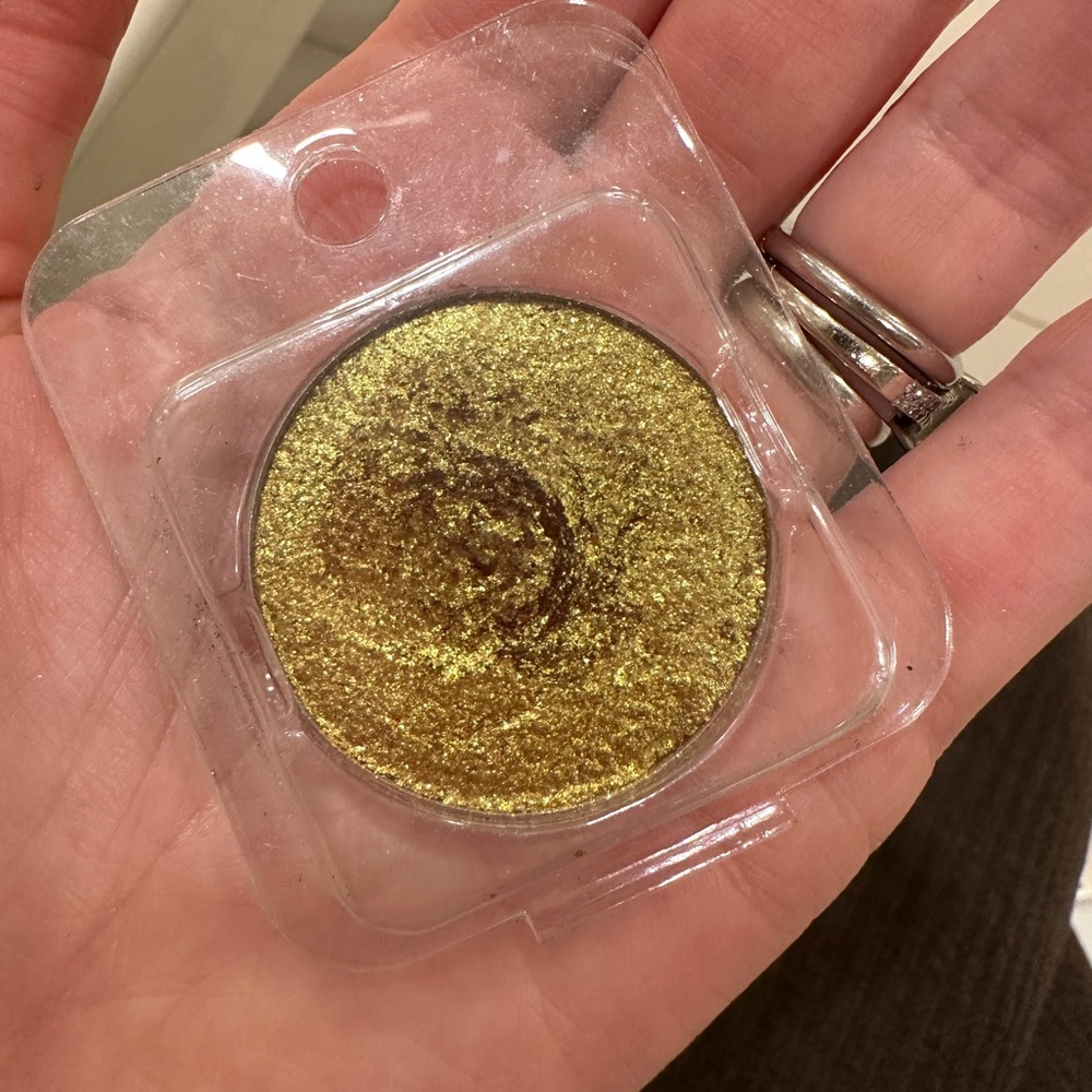 JD Glow Cosmetics Galaxy Collection Shadow “365”